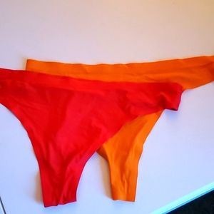 Pair of thongs, size Large